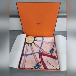 Hermes 90x90 Carré 90 En Roue Libre